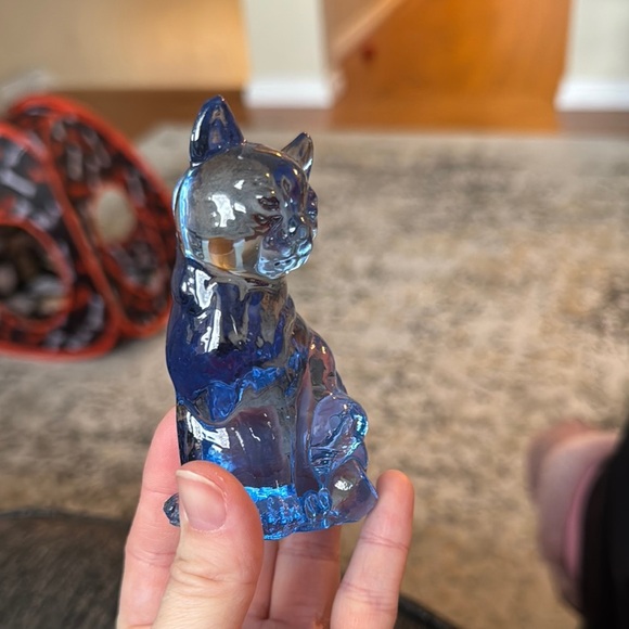 Blue Glass Cat Figurine - Picture 5 of 9